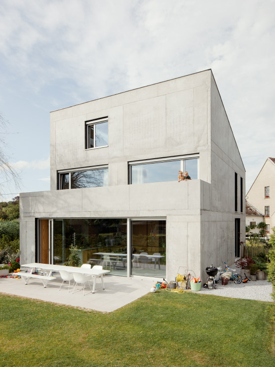 ism_architecten_concrete_house_photo_luis_diaz_diaz_08