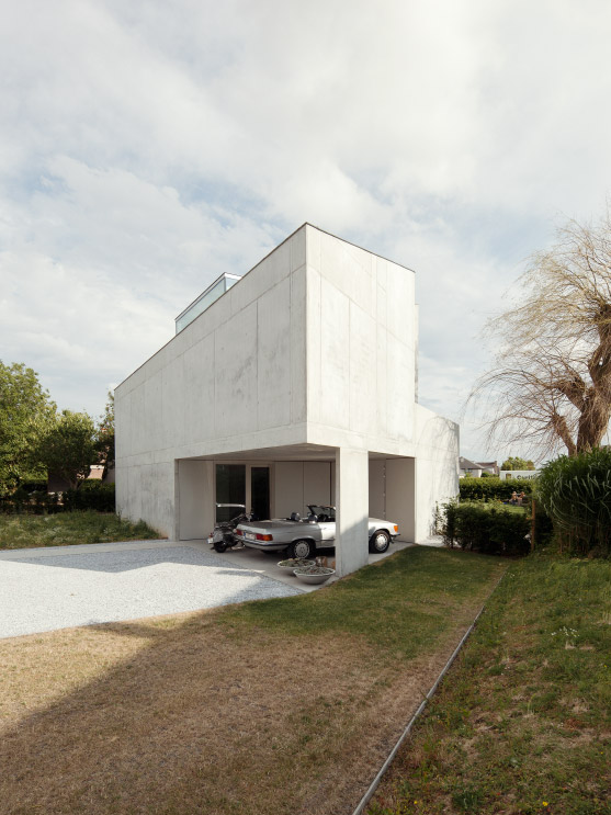 ism_architecten_concrete_house_photo_luis_diaz_diaz_11