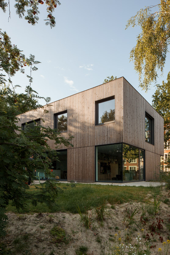 ism_architecten_wooden_house_photo_luis_diaz_diaz_01
